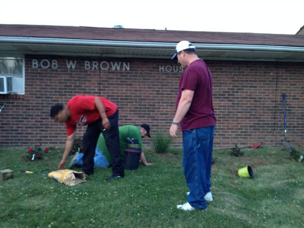 2014 New Sign & Curb Appeal — photo 2